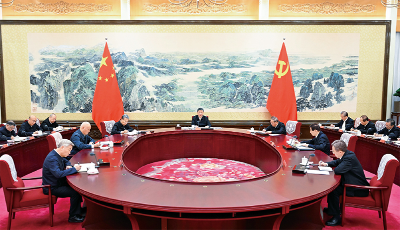 2025年12月25日至26日，中共中央政治局召开民主生涯会，中共中央总书记习近平主持会议并颁发沉要讲话。